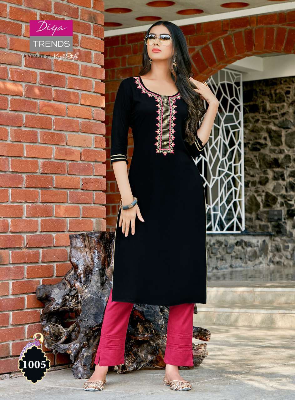 Kurtas & Kurtis : Maroon & Black Colored Cotton Printed ...