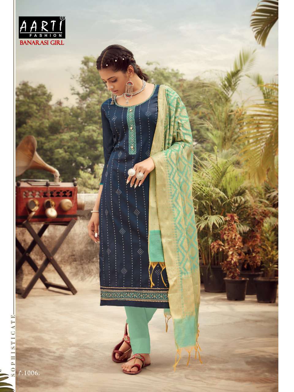 Beautiful Girls In Suit Wallpapers - Salwar Suit Cute Girl - 1080x1350  Wallpaper - teahub.io