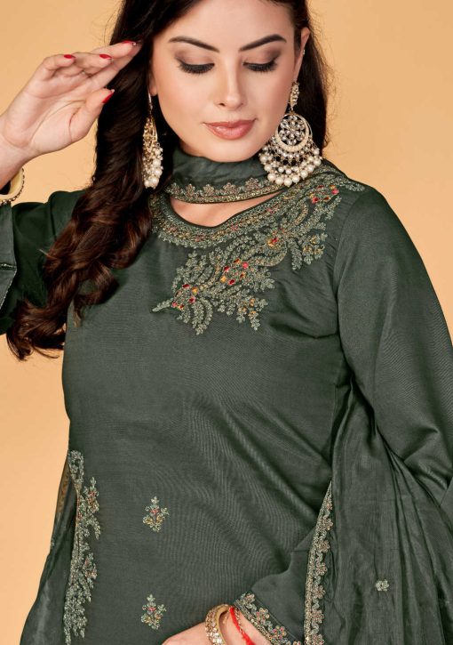 Qasr Zia Cotton Salwar Suit Catalog 8 Pcs 13 510x725 - Qasr Zia Cotton Salwar Suit Catalog 8 Pcs