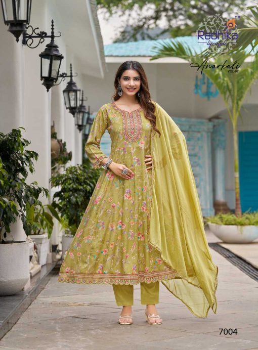 Radhika Anarkali Vol 7 Kurti with Dupatta Bottom Rayon Catalog 6 Pcs - Image 6