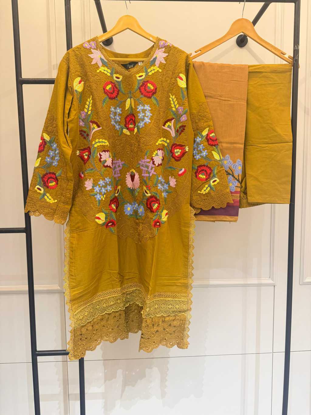 Shree Fabs Celebrity Choice SR 2539 A-D Cotton Readymade Salwar Suit Catalog 4 Pcs (5) Shree Fabs Celebrity Choice SR 2539 A-D Cotton Readymade Salwar Suit Catalog 4 Pcs - Image 6